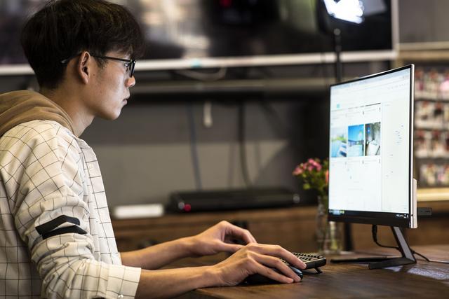 迎合多場景使用 C1微邊曲面電腦一體機體驗最出色